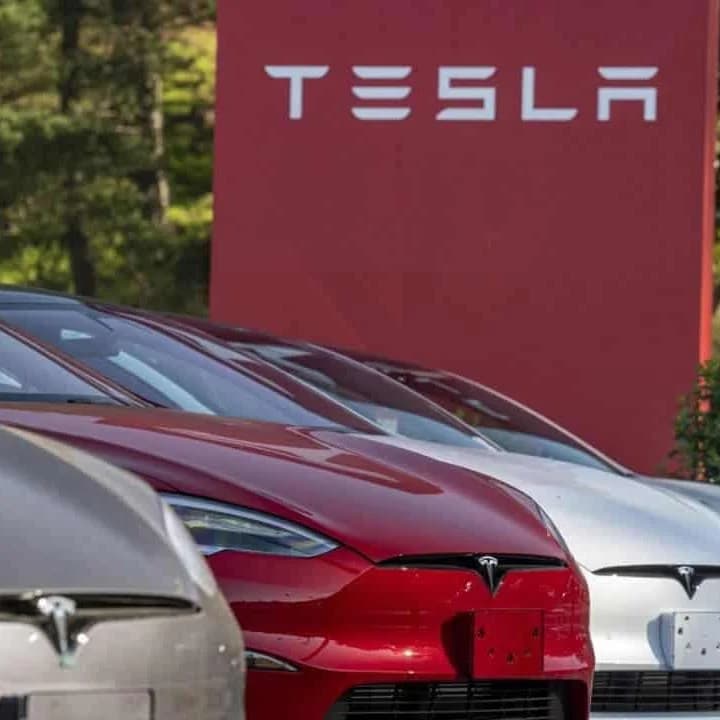 اتومبیل‌های خودران تسلا تا سال 2033 از انسان‌ها باهوش‌تر می‌شوند